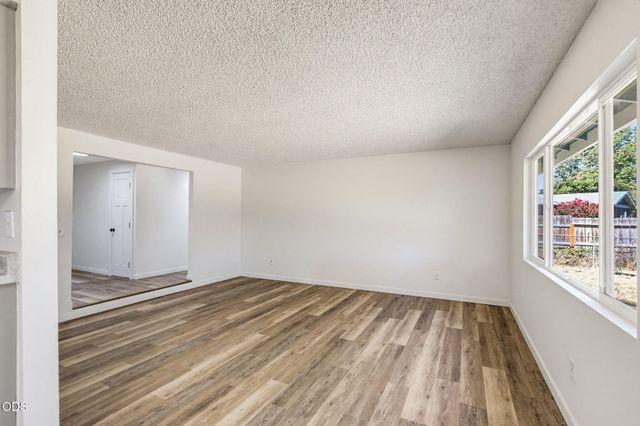 1995 Alpine Court, Medford, OR 97504