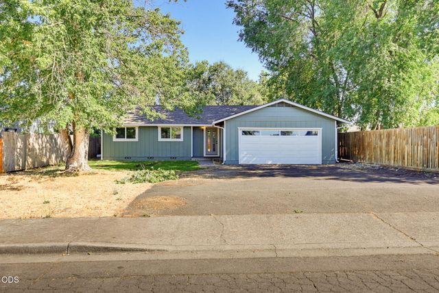 1995 Alpine Court, Medford, OR 97504