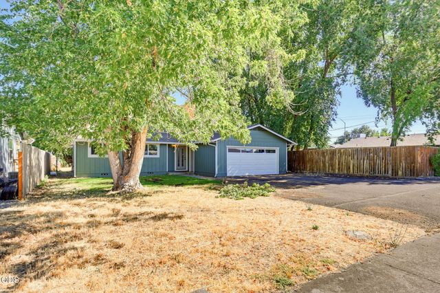 1995 Alpine Court, Medford, OR 97504