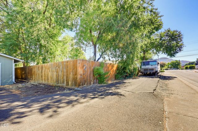 1995 Alpine Court, Medford, OR 97504
