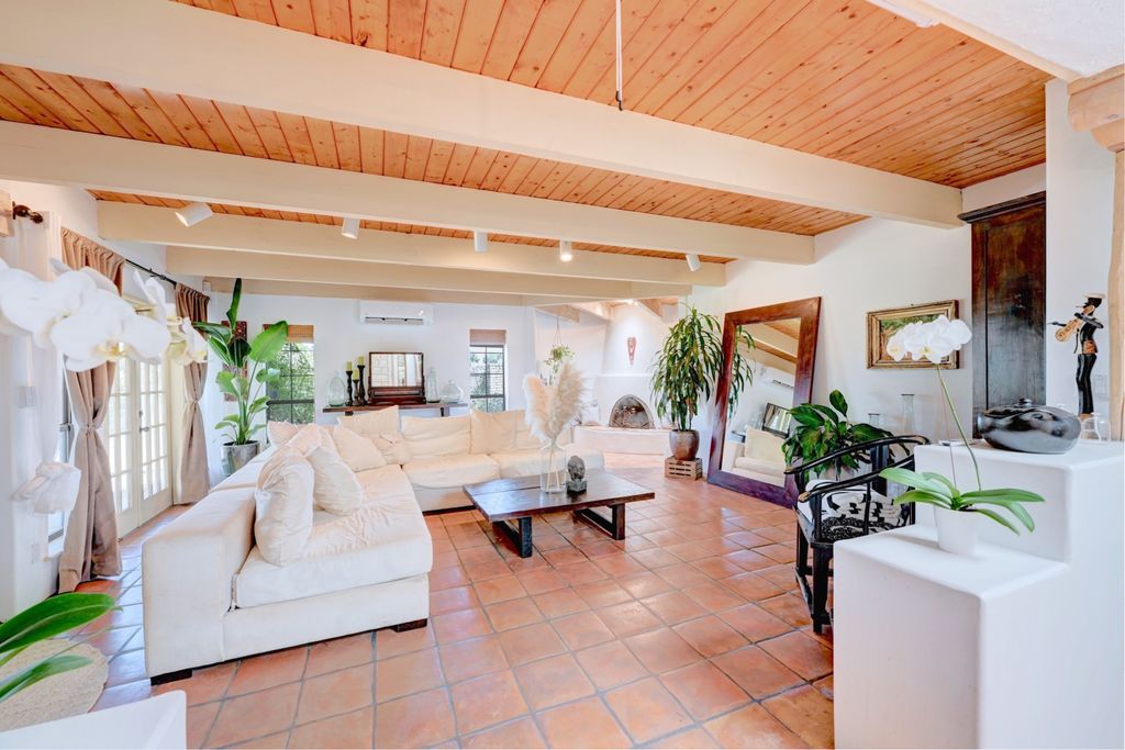 2591 Calle Delfino, Santa Fe, NM 87505