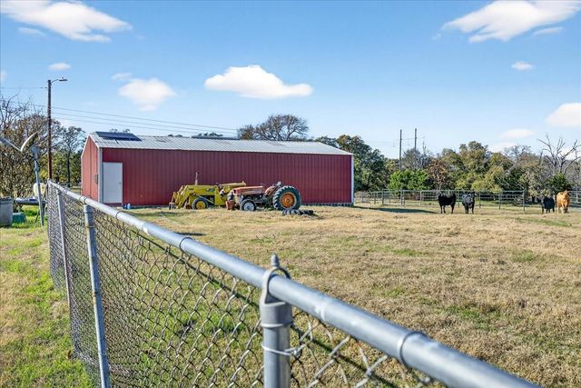 300 County Road 2100 Road, Seven Points, TX 75143