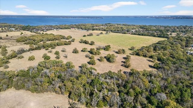 300 County Road 2100 Road, Seven Points, TX 75143