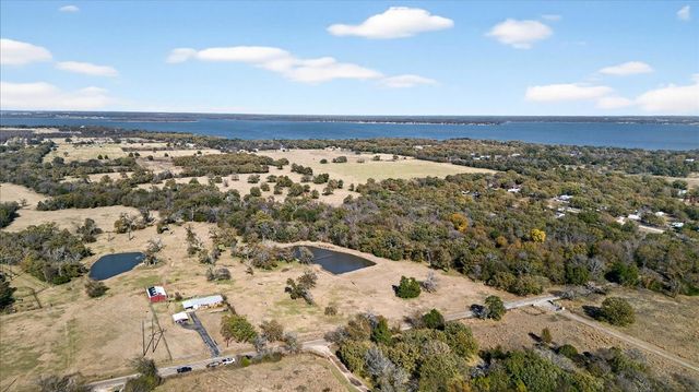 300 County Road 2100 Road, Seven Points, TX 75143