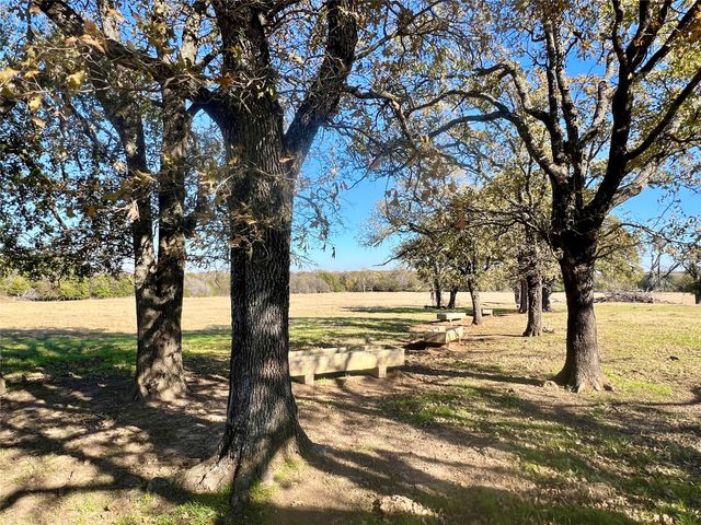 300 County Road 2100 Road, Seven Points, TX 75143