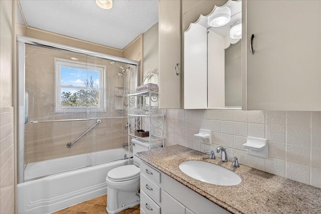 300 County Road 2100 Road, Seven Points, TX 75143