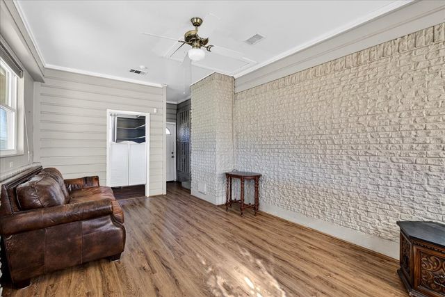 300 County Road 2100 Road, Seven Points, TX 75143