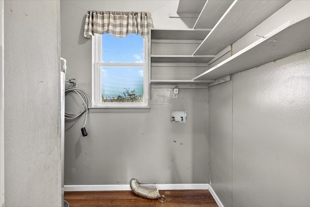 300 County Road 2100 Road, Seven Points, TX 75143