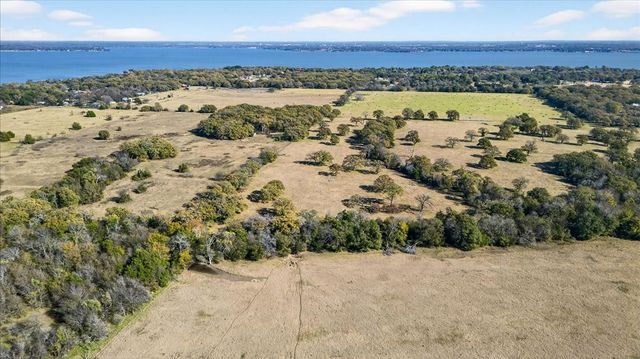 300 County Road 2100 Road, Seven Points, TX 75143