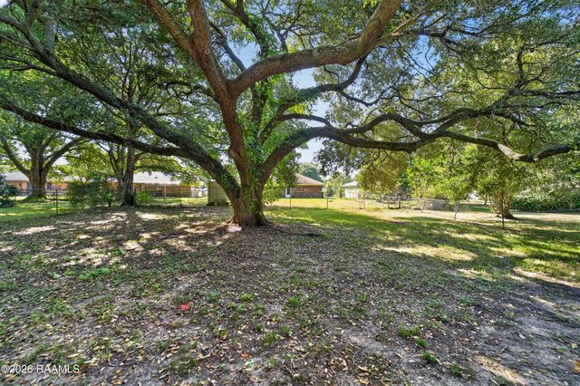 106 Rich Angel Drive, Carencro, LA 70520