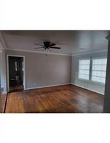 10546 Royal Oaks Drive, Houston, TX 77016