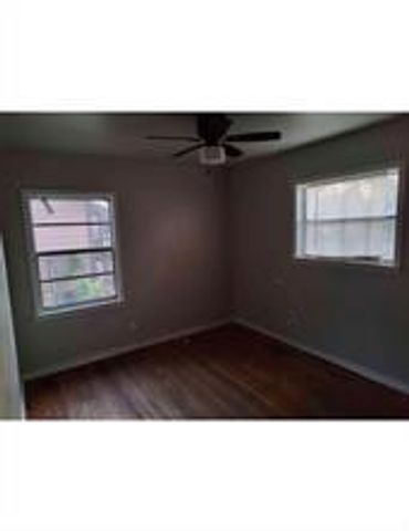 10546 Royal Oaks Drive, Houston, TX 77016
