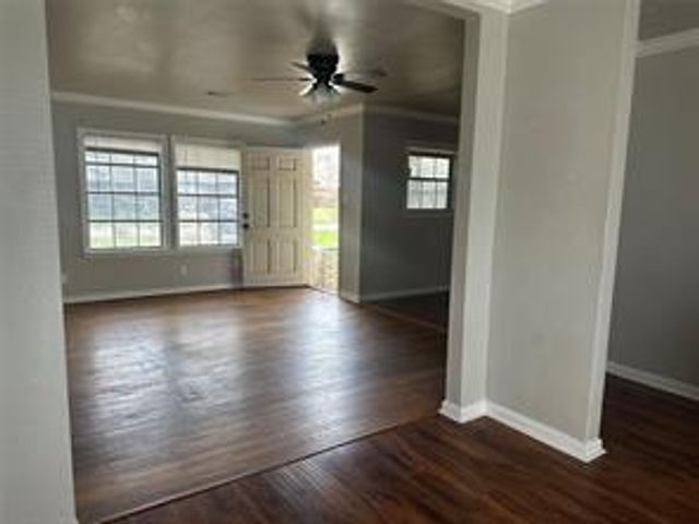 10546 Royal Oaks Drive, Houston, TX 77016