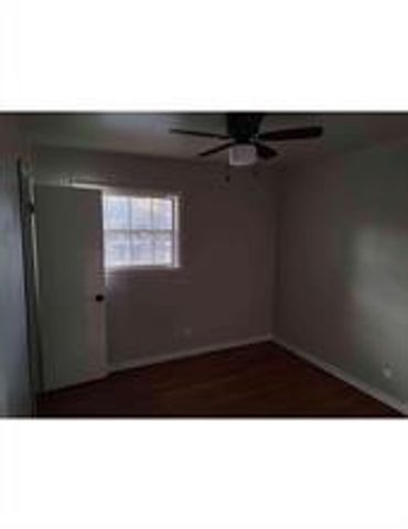 10546 Royal Oaks Drive, Houston, TX 77016