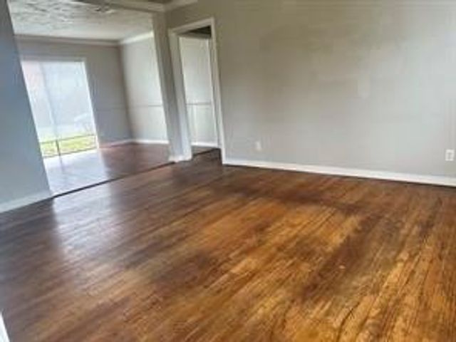 10546 Royal Oaks Drive, Houston, TX 77016
