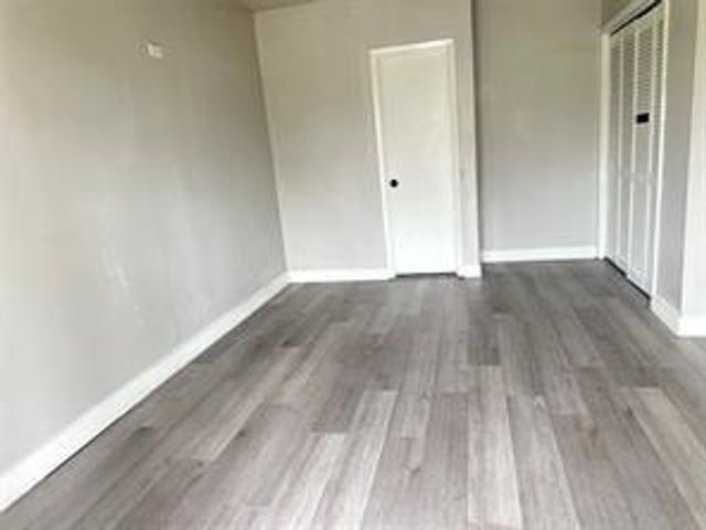 10546 Royal Oaks Drive, Houston, TX 77016