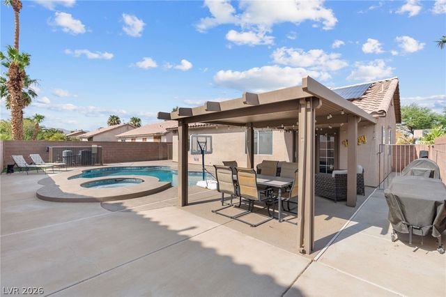 330 Desert Knolls Street, Henderson, NV 89014