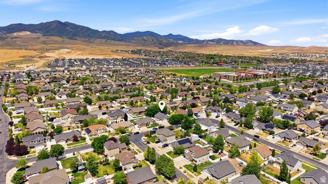 8462 S OAK FARM DR, West Jordan, UT 84081