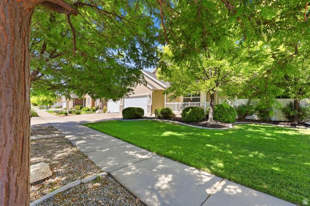 8462 S OAK FARM DR, West Jordan, UT 84081