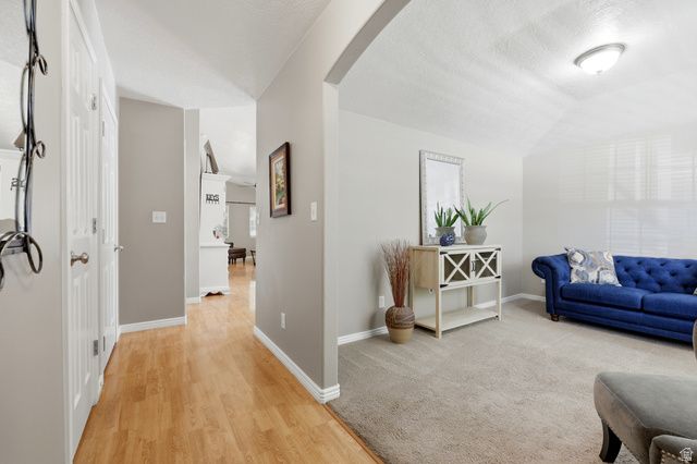 8462 S OAK FARM DR, West Jordan, UT 84081