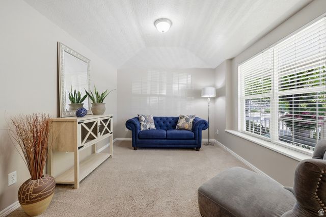 8462 S OAK FARM DR, West Jordan, UT 84081