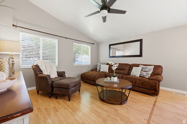 8462 S OAK FARM DR, West Jordan, UT 84081