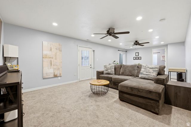 8462 S OAK FARM DR, West Jordan, UT 84081