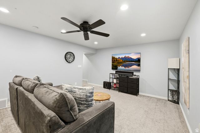 8462 S OAK FARM DR, West Jordan, UT 84081