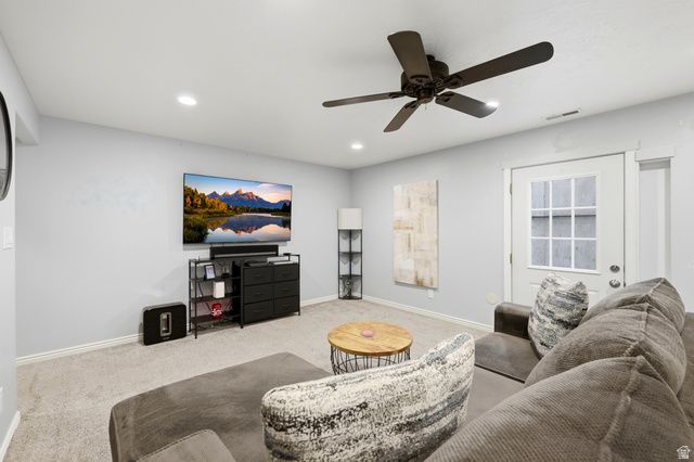 8462 S OAK FARM DR, West Jordan, UT 84081