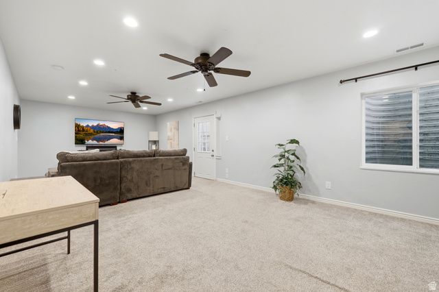 8462 S OAK FARM DR, West Jordan, UT 84081