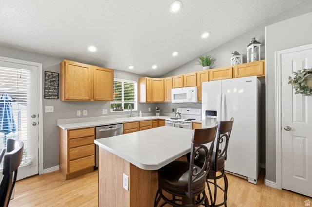 8462 S OAK FARM DR, West Jordan, UT 84081