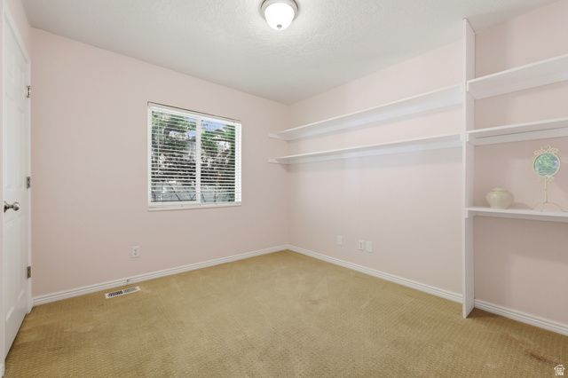 8462 S OAK FARM DR, West Jordan, UT 84081