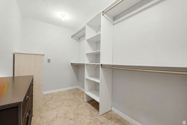 8462 S OAK FARM DR, West Jordan, UT 84081