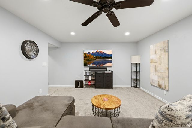 8462 S OAK FARM DR, West Jordan, UT 84081