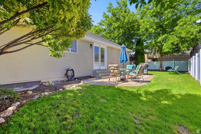 8462 S OAK FARM DR, West Jordan, UT 84081