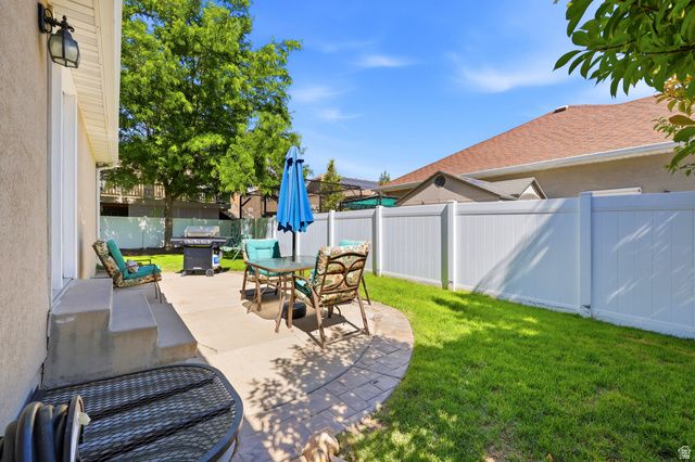 8462 S OAK FARM DR, West Jordan, UT 84081