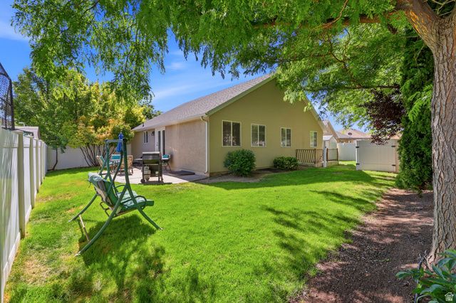 8462 S OAK FARM DR, West Jordan, UT 84081