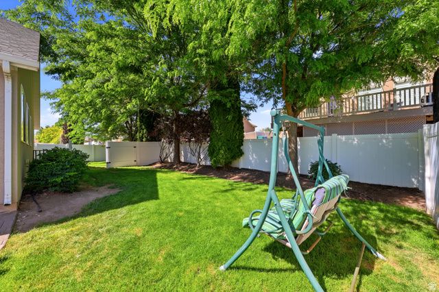 8462 S OAK FARM DR, West Jordan, UT 84081