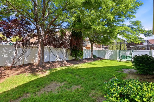 8462 S OAK FARM DR, West Jordan, UT 84081