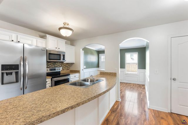 205 Charles Gray Blvd, Perry, GA 31069