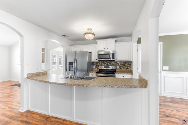 205 Charles Gray Blvd, Perry, GA 31069