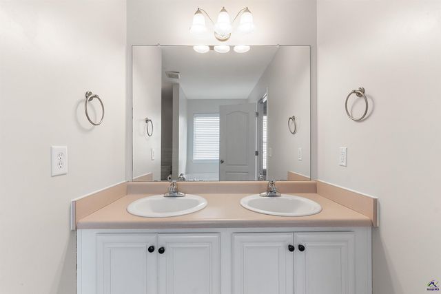 205 Charles Gray Blvd, Perry, GA 31069