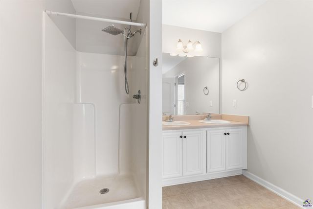 205 Charles Gray Blvd, Perry, GA 31069