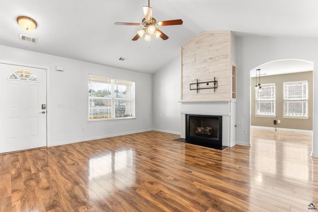 205 Charles Gray Blvd, Perry, GA 31069