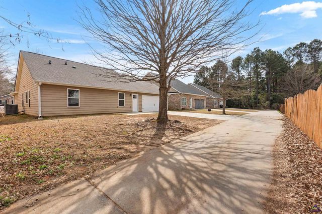 205 Charles Gray Blvd, Perry, GA 31069