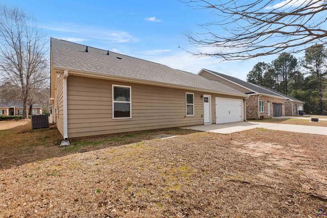 205 Charles Gray Blvd, Perry, GA 31069