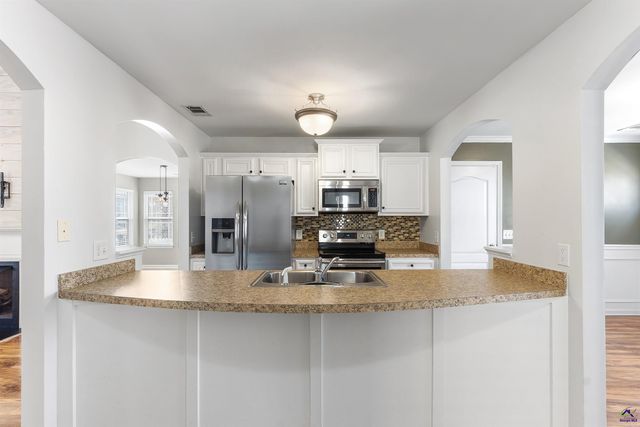 205 Charles Gray Blvd, Perry, GA 31069