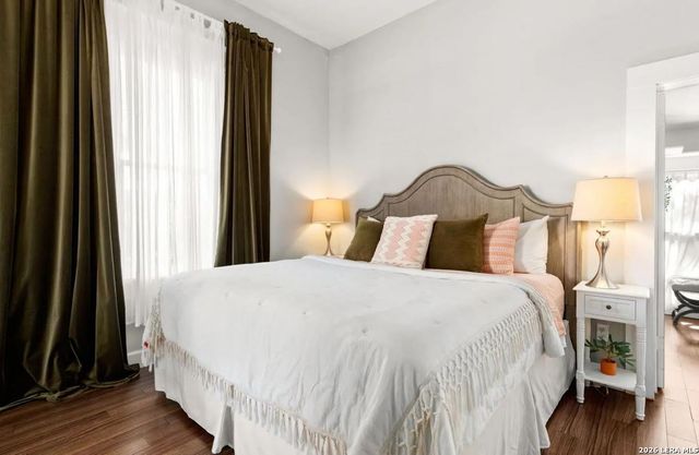 1820 E Houston, San Antonio, TX 78202