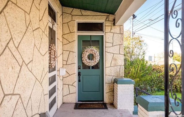1820 E Houston, San Antonio, TX 78202