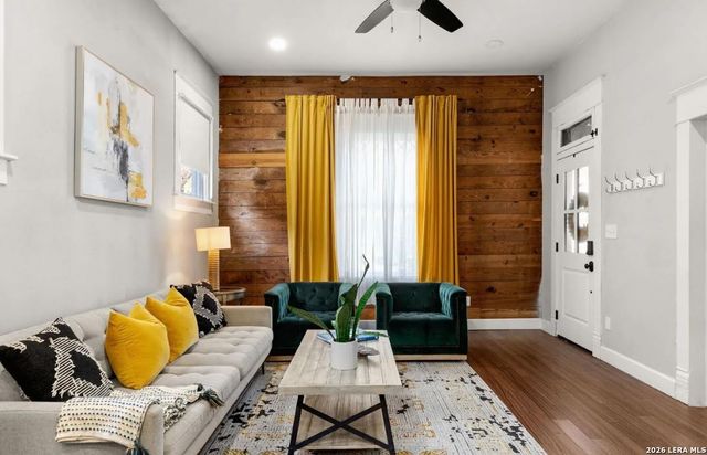 1820 E Houston, San Antonio, TX 78202